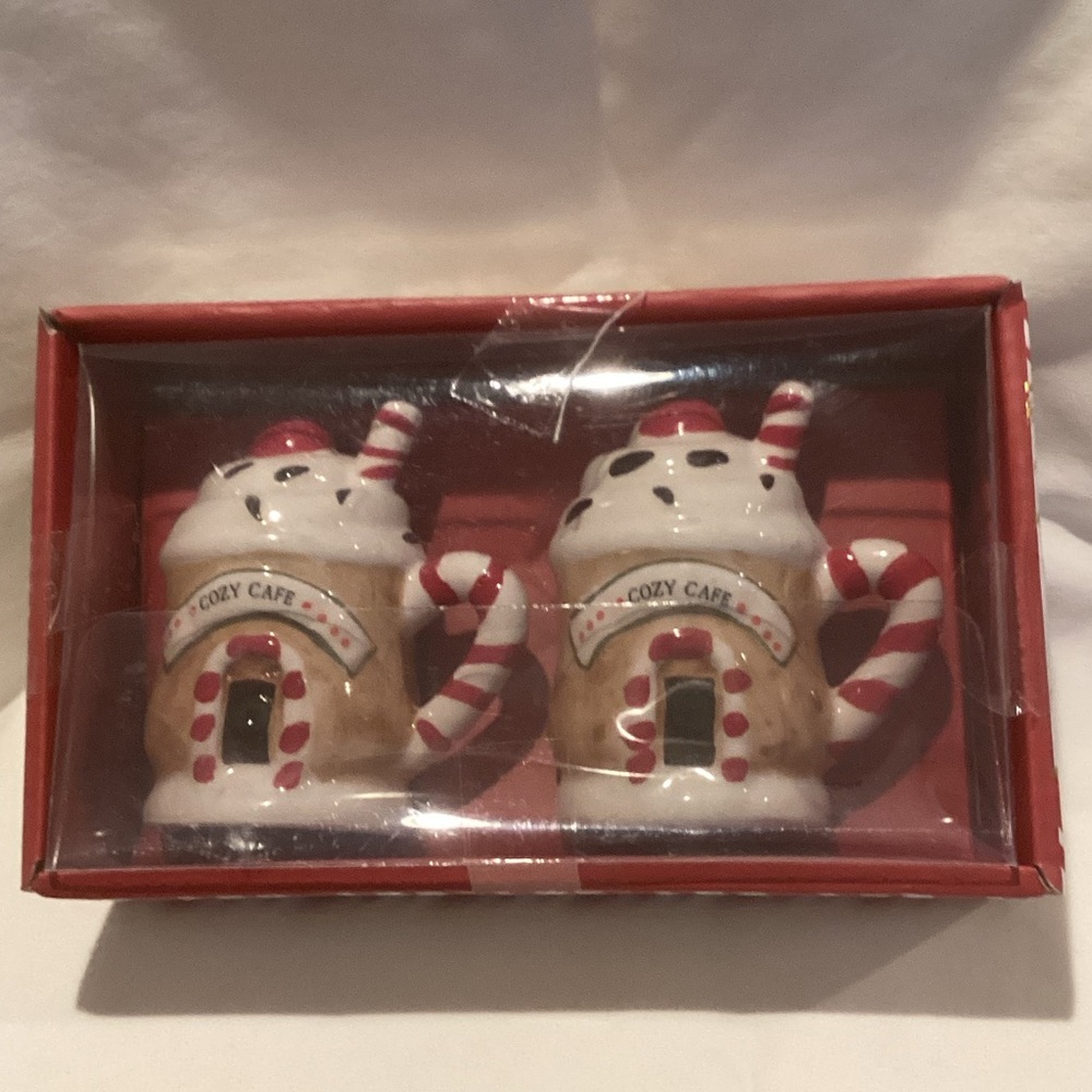 Cozy Cafe Christmas Salt & Pepper Shaker Set